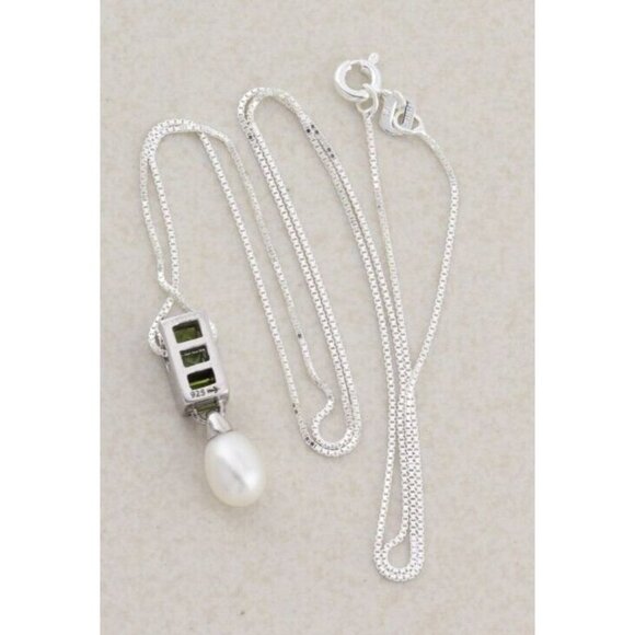 Sterling Silver Natural Peridot & Pearl Necklace 18" inch chain - Picture 7 of 8